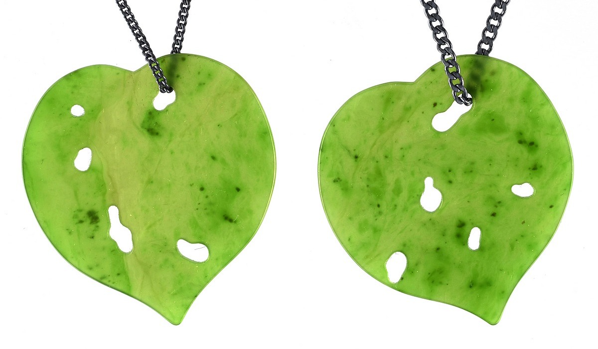 Joe Sheehan, Kawakawa leaf brooches, 72,73